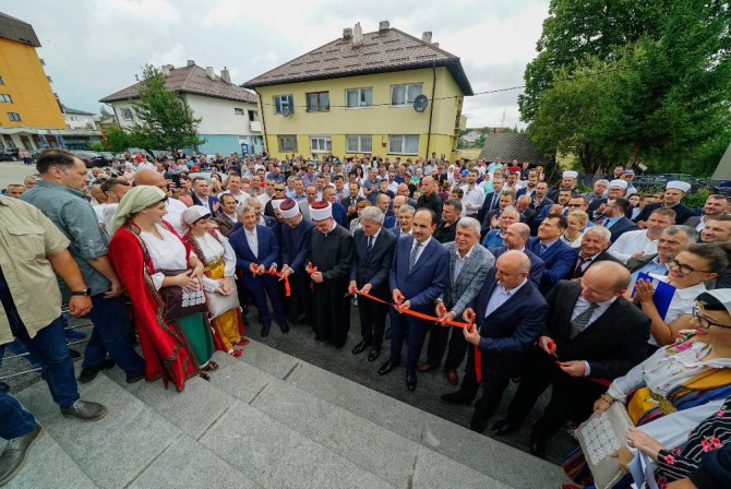 TDBB’nin desteğiyle Glamoc Eğitim ve Kültür Merkezi açıldı