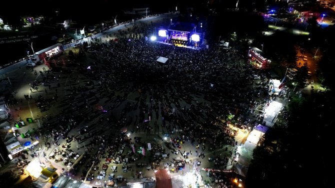 Beyşehir Göl Festivali’nde Yonca Lodi coşkusu