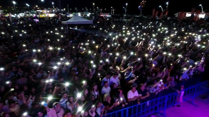 Beyşehir Göl Festivali’nde Yonca Lodi coşkusu