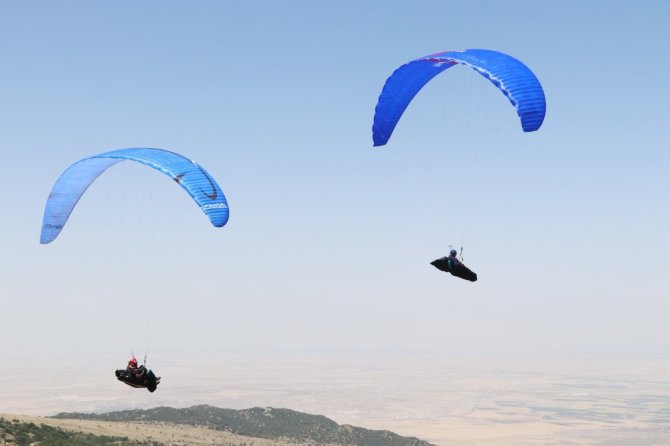 Aksaray’da Uluslararası Yamaç Paraşütü Rusya Açık Şampiyonası başladı