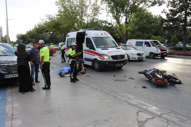 Konya’da motosiklet otomobile çarptı: 1 ölü, 1 yaralı