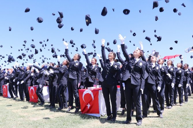 Aksaray POMEM’de 631 yeni polis mezun oldu