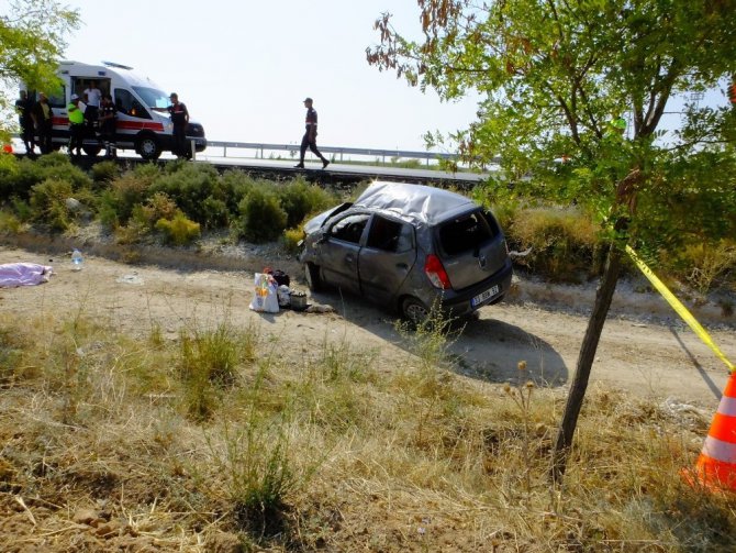 Aksaray’da otomobil takla attı: 1 ölü, 2 yaralı