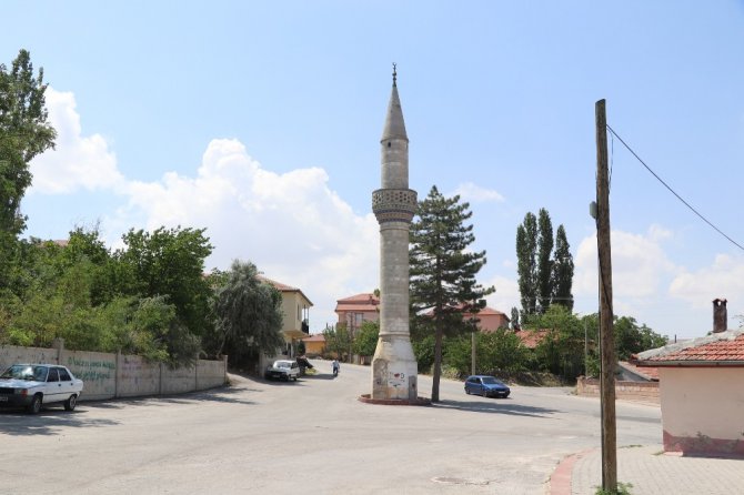 Aksaray’ın camisiz minaresi şaşırtıyor