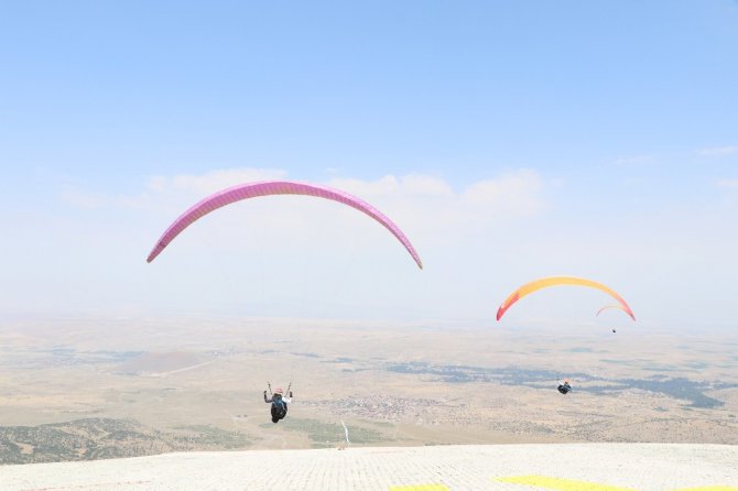 Yamaç Paraşütü Süper Final Test Şampiyonası Türkiye’de ilk kez başladı