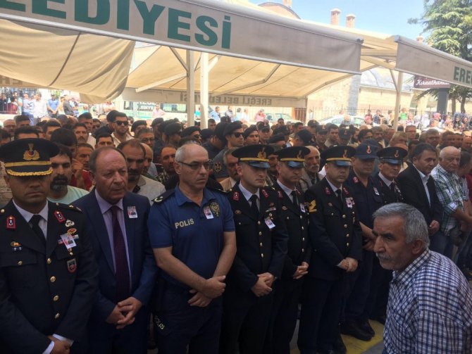 Silahlı saldırıda hayatını kaybedenler son yolculuğuna uğurlandı