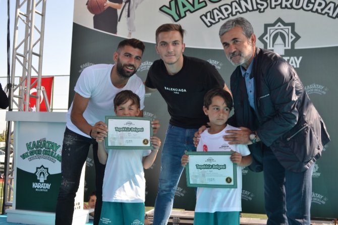 Aykut Kocaman’a genç sporculardan yoğun ilgi