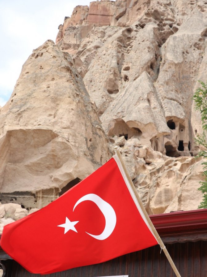 Aksaray’ın peribacaları olan Selime Katedrali turistlerin ilgi odağı