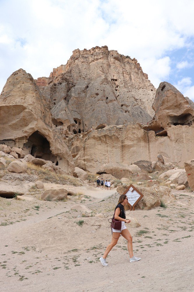 Aksaray’ın peribacaları olan Selime Katedrali turistlerin ilgi odağı