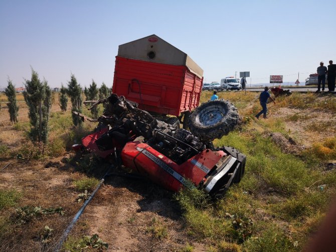 Aksaray’da tır traktöre çarptı: 2 yaralı