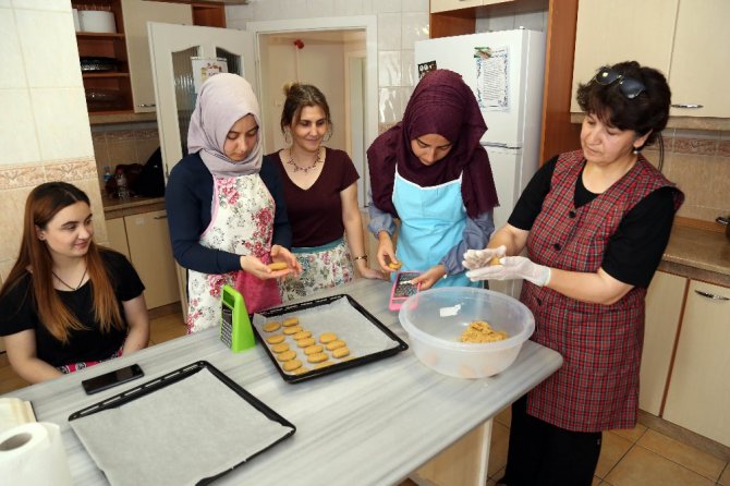 Aksaray’da AKMEK kurs kayıtları devam ediyor