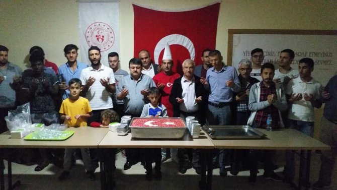 Beyşehir’de üniversite öğrencilerine aşure ikramı