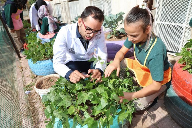 Konya Büyükşehir’den “Kendimle Mutluyum Okulumu Seviyorum” projesi