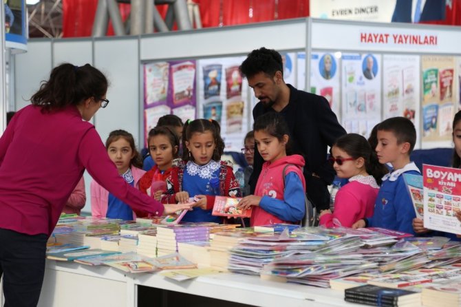 Aksaray Belediyesi, "Herkes Okusun" diye kitap fuarı açtı