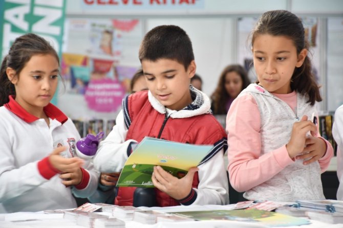 Aksaray Belediyesi, "Herkes Okusun" diye kitap fuarı açtı