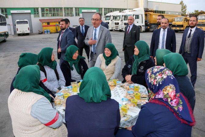 Başkan Kavuş: “Temel düsturumuz, tevazu, samimiyet ve gayretle Meramlıya hizmet vermektir”