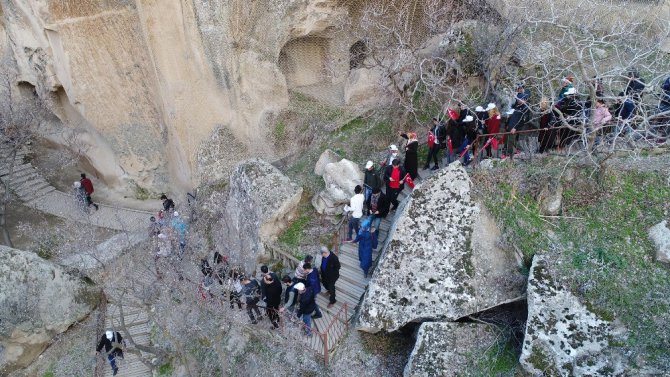 Dünyanın 2. büyük ve 394 basamaklı Ihlara Vadisi’ne ziyaretçi akını