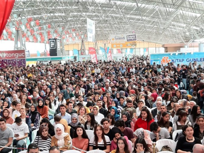 Tarihçi Yazar İlber Ortaylı’ya Aksaray’da yoğun ilgi