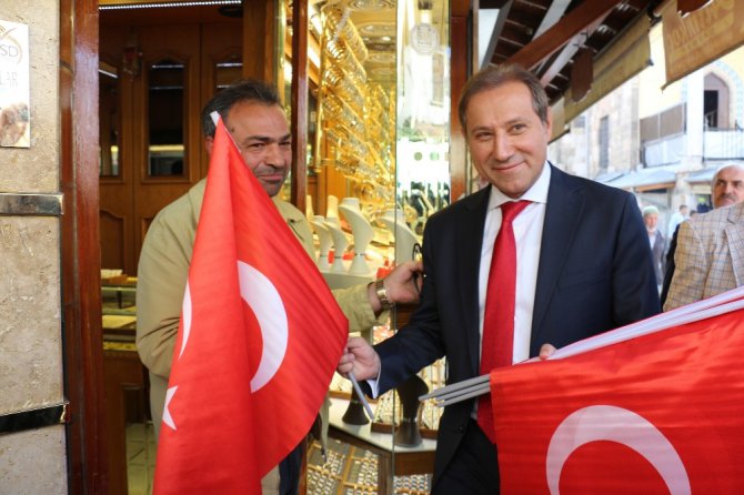 Konya’da Barış Pınarı Harekatı’na Türk bayraklı destek