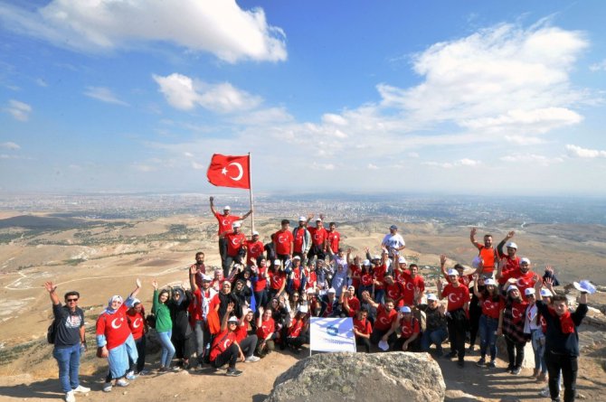 NEÜ öğrenci toplulukları başkanları doğa yürüyüşünde buluştu