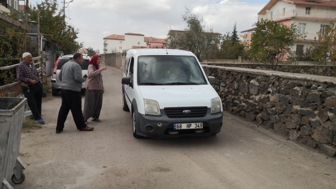 Yaşlı kadının 20 yıl önce elleriyle dokuduğu halısı çalındı