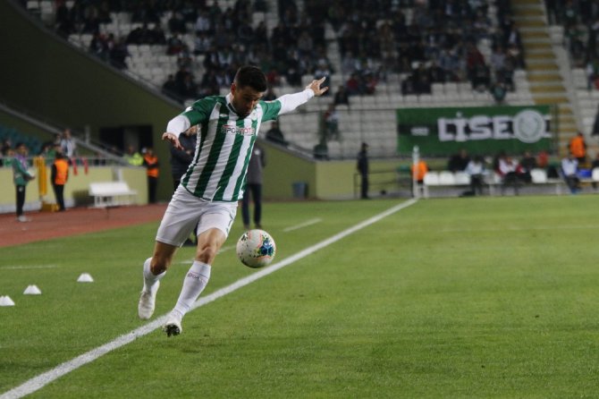 Süper Lig: Konyaspor: 0 - Yeni Malatyaspor: 1 (İlk Yarı)