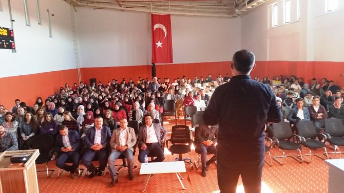 Kulu’da öğrencilere sınav eğitim semineri