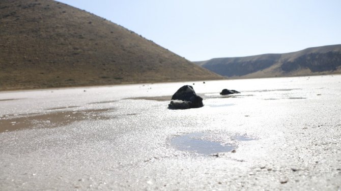 Meke Gölü kurusa da ilgi çekmeye devam ediyor