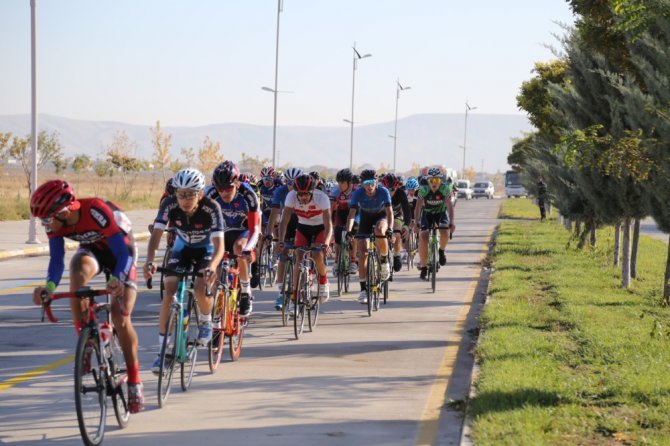 Türkiye Bisiklet Şampiyonası Aksaray’da start aldı