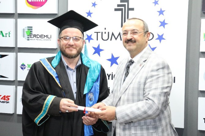 TÜMSİAD Konya Şubesinde diploma heyecanı