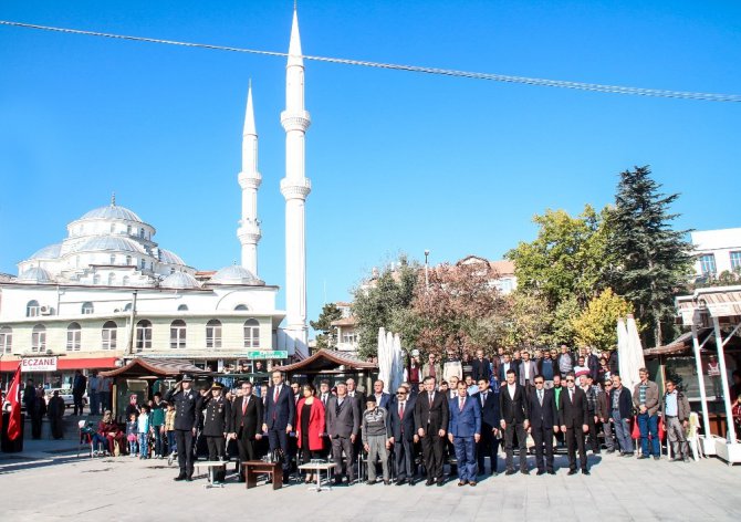 Yunak’ta Cumhuriyet Bayramı çeşitli etkinliklerle kutlandı