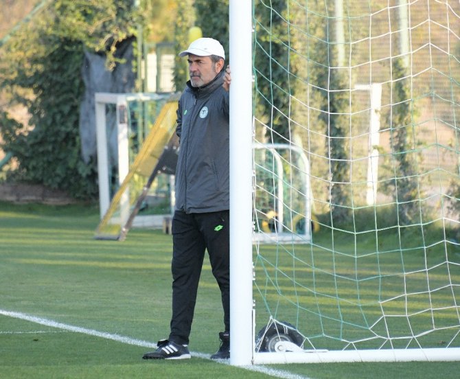 Konyaspor Yönetiminden Aykut Kocaman’a tam destek