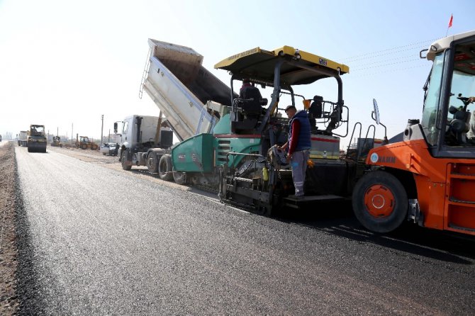 Aksaray’da yollar asfalta kavuşuyor