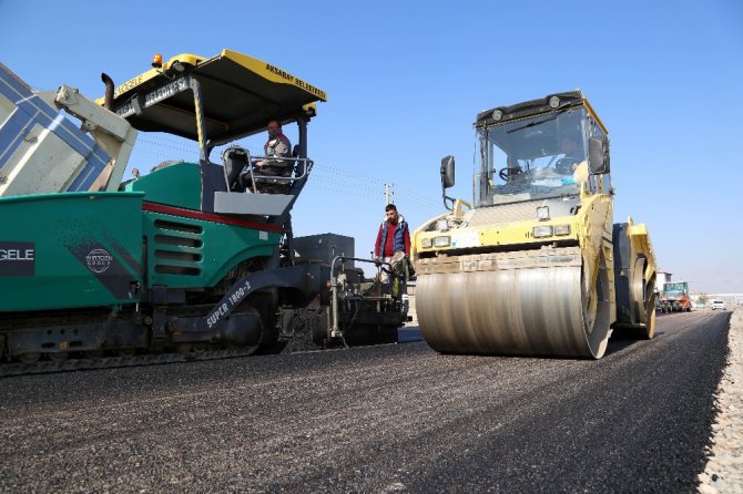 Aksaray’da yollar asfalta kavuşuyor