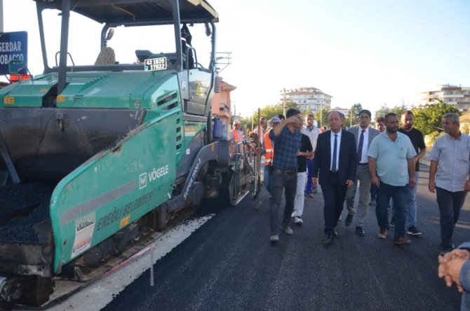 Ereğli Belediyesi sıcak asfalt çalışmaları devam ediyor