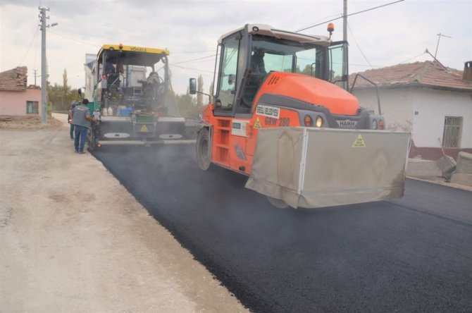 Ereğli Belediyesi sıcak asfalt çalışmaları devam ediyor