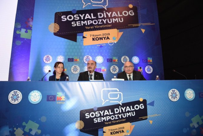 Konya’da "Yerel yönetimler sosyal diyalog" sempozyumu yapıldı