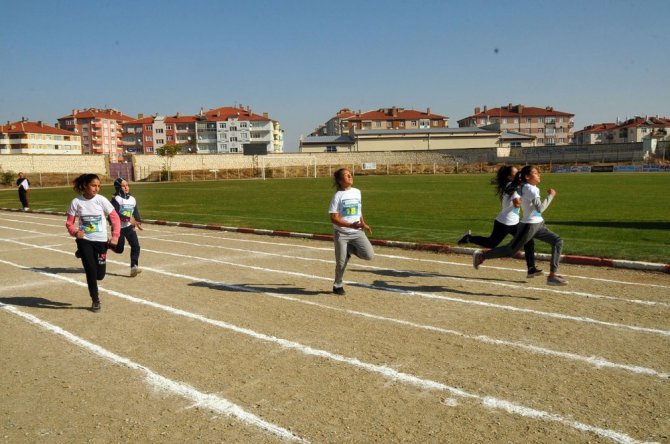 Akşehir’de 2. Zekai Baloğlu Atletizm Yarışması’na yoğun ilgi