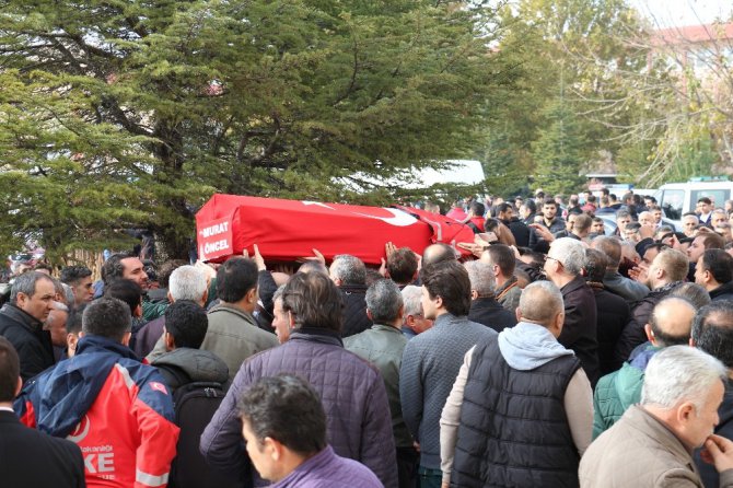 Kansere yenik düşen doktor mesai arkadaşları tarafından uğurlandı