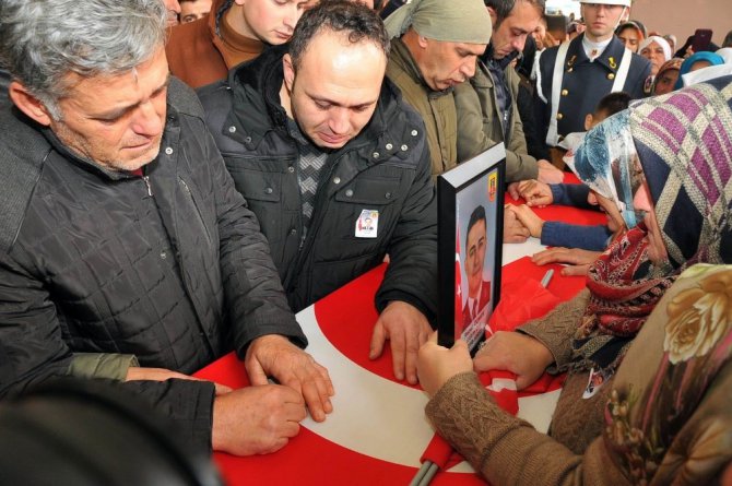 Şehit Uzman Çavuş Recep Özmen son yolculuğuna uğurlandı