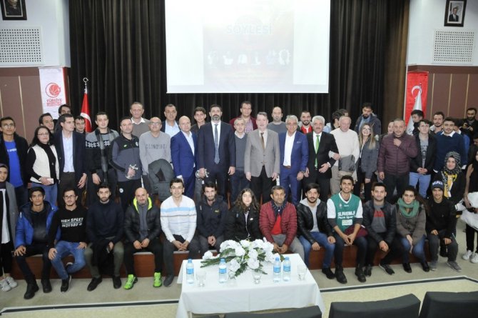 Selçuk’ta ’Basketbol Söyleşisi’ düzenlendi