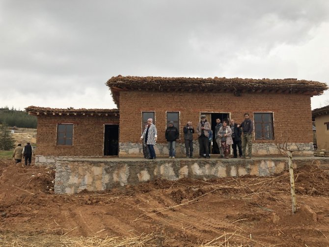 Sonsuz Şükran Köyü’nde yapılan “Heykel ve Seramik Tasarım Atölyesi” tamamlandı