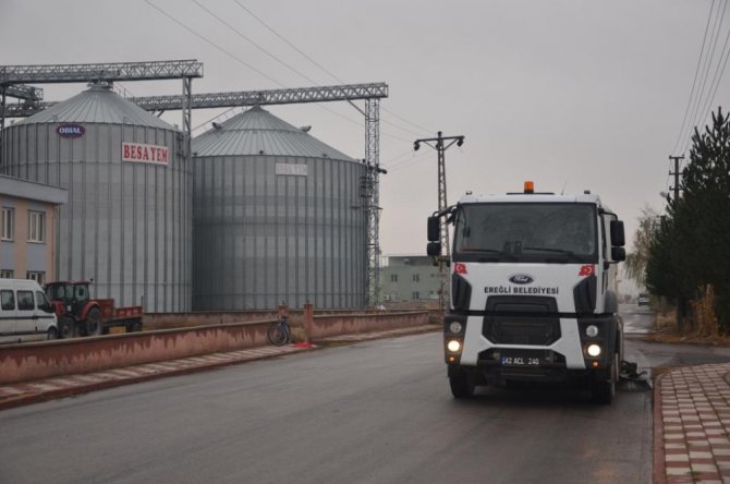 Ereğli Belediyesi OSB’de temizlik çalışmalarını yürütüyor