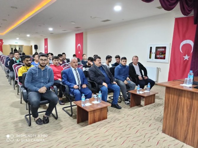 Beyşehir’de üniversite öğrencilerine ‘tütünle mücadele’ konferansı