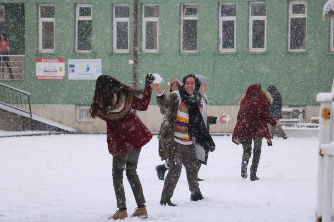 Beyşehir Gölü’nde avlanma faaliyetlerine kar molası