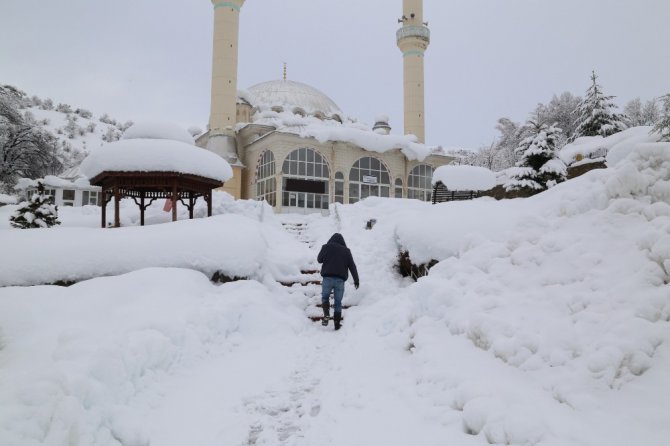 Konya’nın yüksek kesimlerinde kar etkili oluyor