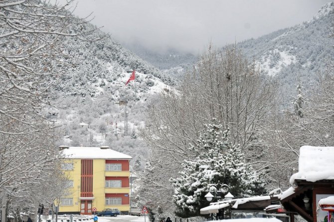 Akşehir’de okullara 1 gün kar tatili