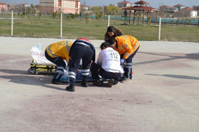 Kalp krizi geçiren hasta hava ambulansı ile taşındı