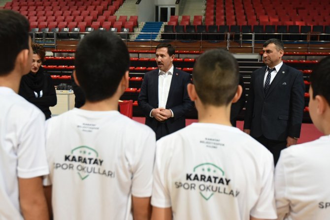 Karataylı çocuklar geleceğe sporla hazırlanıyor