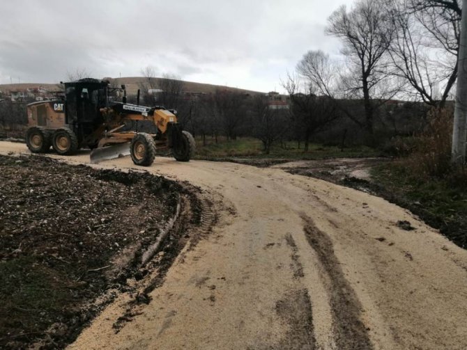 Ereğli Belediyesi yol bakım ve onarım çalışmalarına devam ediyor